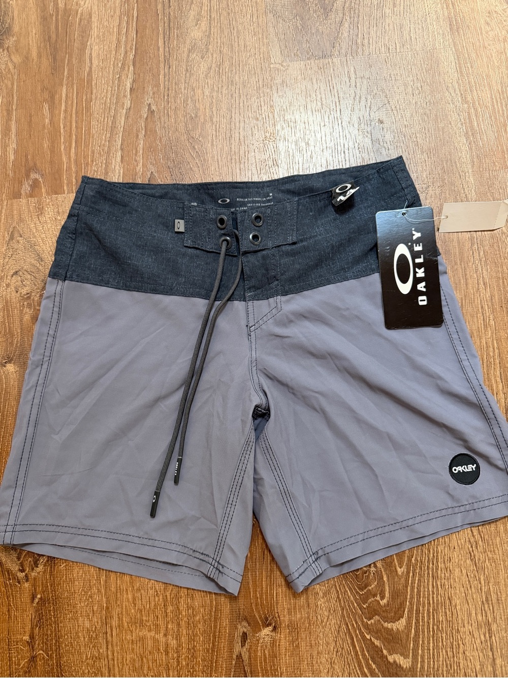 Oakley Men's Two-Tone Charcoal and Slate Swim Board Shorts size 30